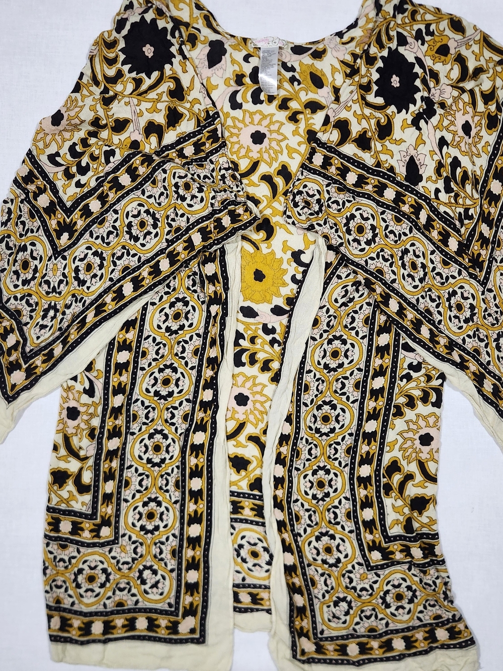 Women's Patterned Kimono in Cream, Black & Gold